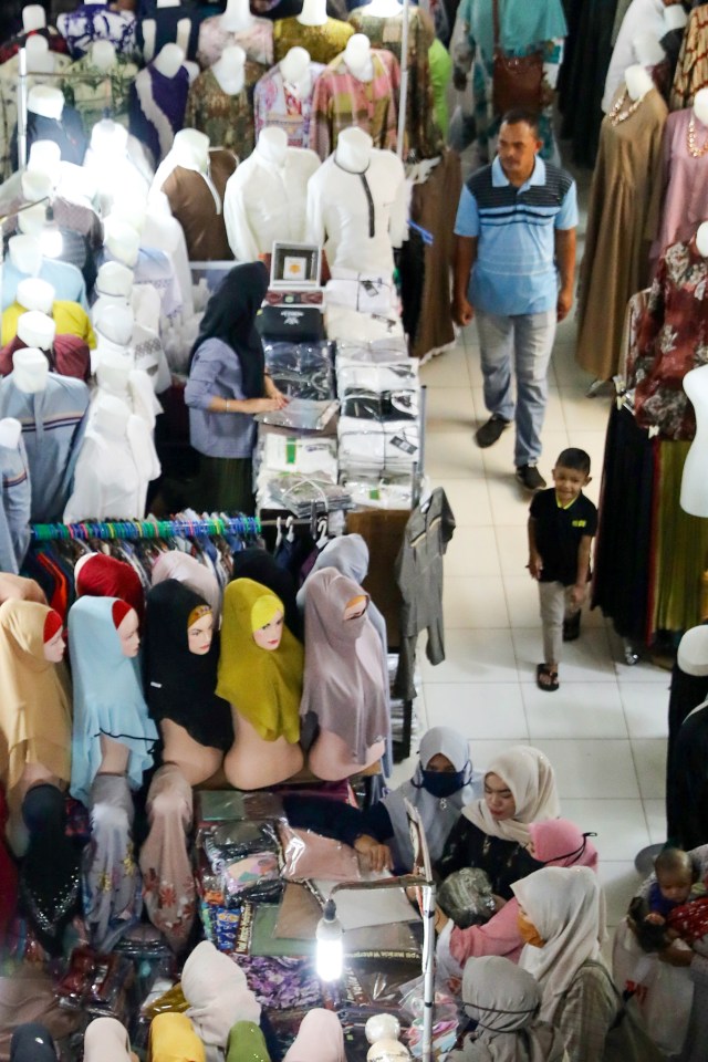 Suasana di Pasar Aceh, Banda Aceh. Foto: Suparta/acehkini