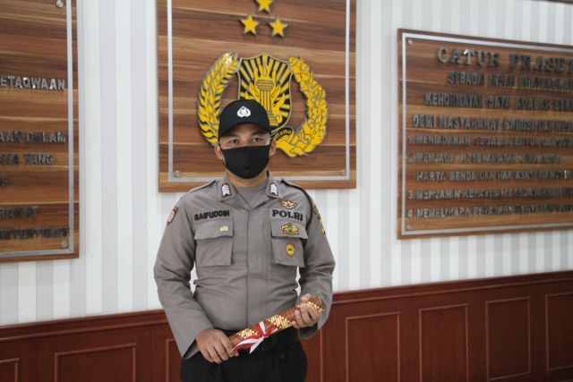Bripka Saifuddin, penerima penghargaan dari Kapolri. Dok. Polda Aceh