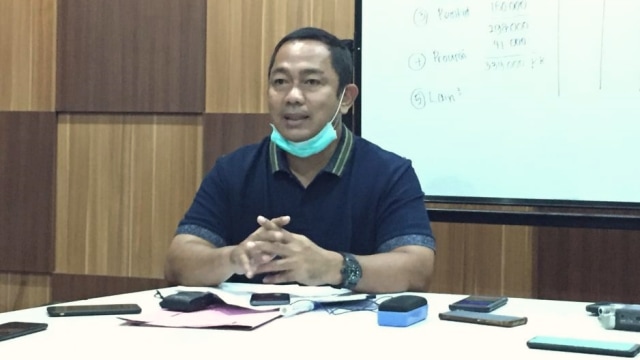 Wali Kota Semarang Hendrar Prihadi atau Hendi di kantornya saat memberikan keterangan kepada wartawan.  Foto: Afiati Tsalitsati/kumparan
