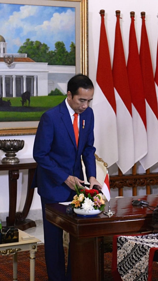 Presiden Joko Widodo  di Istana Kepresidenan Bogor, Senin (4/5) malam. Foto: Kris - Biro Pers Sekretariat Presiden