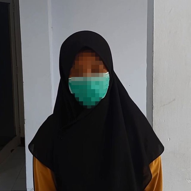 RE, pelaku yang diduga menistakan agama lewat Tiktok. Foto: Dok Polres Lombok Barat