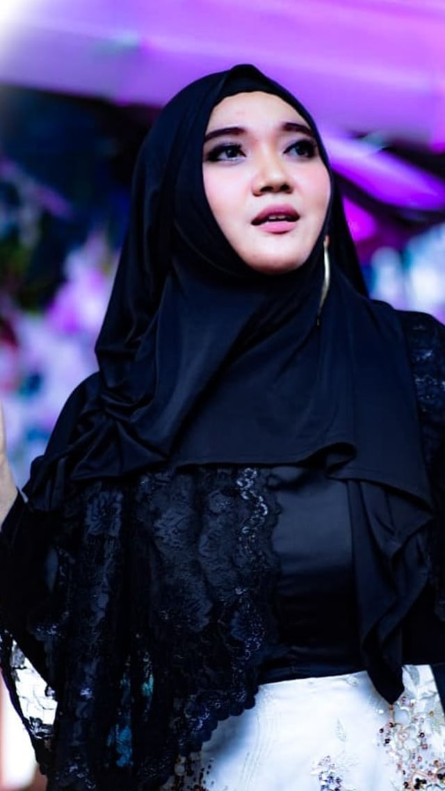 Penyanyi Sulis. Foto: Instagram @suliszehra.