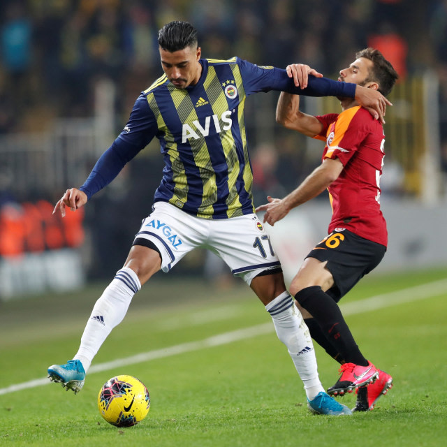Duel Fenerbahce vs Galatasaray. Foto: REUTERS