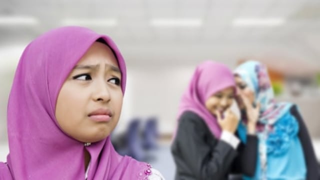 Ilustrasi bergosip. Foto: Shutterstock