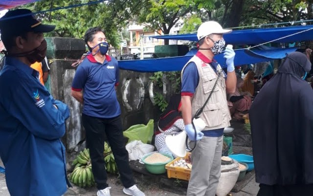 Persakmi Kepulauan Selayar menyampaikan edukasi dan informasi tentang pencegahan Covid-19 di Pasar Batangmata