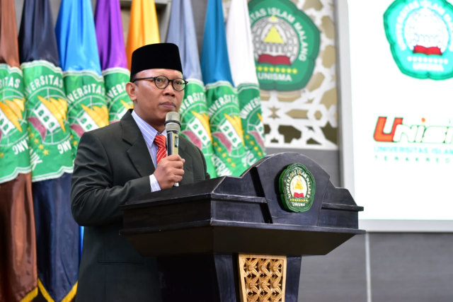 Rektor Unisma Prof Dr Maskuri dalam sebuah kesempatan. Foto-foto dokumen.