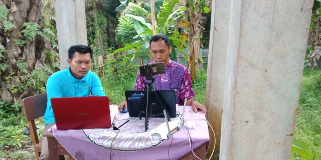 Meski tinggal di daerah pdesaan, kisah guru di Jambi melaksanakan pembelajaran jarak jauh imbas COVID-19. Foto: Jambikita.id