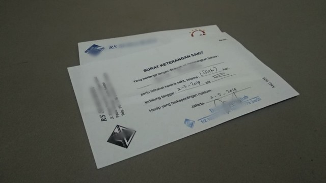 Ilustrasi surat dari dokter. Foto: Jamal Ramadhan/kumparan