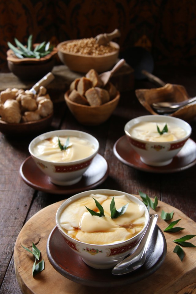 Kembang tahu kuah jahe. Foto: Shutter Stock