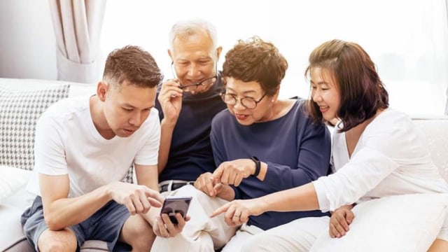Kebersamaan keluarga saat Lebaran. Foto: Shutterstock