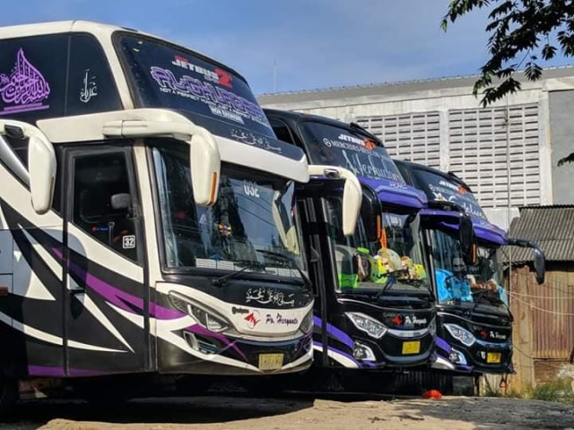 Armada bus PO Haryanto. Foto: Facebook PO Haryanto