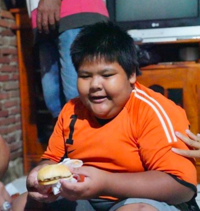 Dini Hari Tim Wagub Sulsel Bawakan Burger, Penjual Jalangkote Korban Perundungan