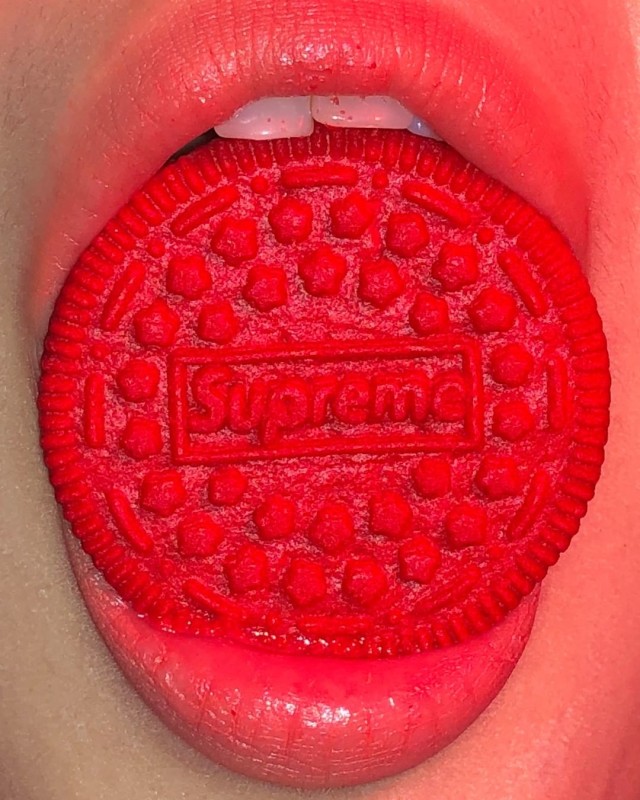 Oreo Supreme dok Instagram @supremenewyork