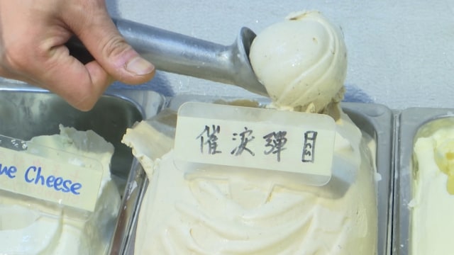 Es krim rasa gas air mata di Hong Kong. Foto: AP Photo