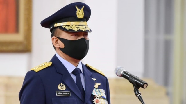 Marsekal TNI Fadjar Prasetyo bersiap dilantik sebagai Kepala Staf Angkatan Udara (KSAU) di Istana Negara, Jakarta. Foto: Dok. Lukas - Biro Pers Sekretariat Presiden