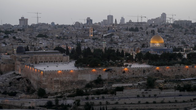Masjid Kubah Batu, di halaman tertutup masjid Al-Aqsa di Kota Tua Yerusalem, Yerusalem Timur. Foto: AFP/AHMAD GHARABLI