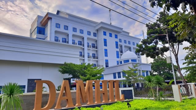 Hotel Damhil Gorontalo. Kamis, (21/5). Foto: Dok banthayo.id (Wawan Akuba)