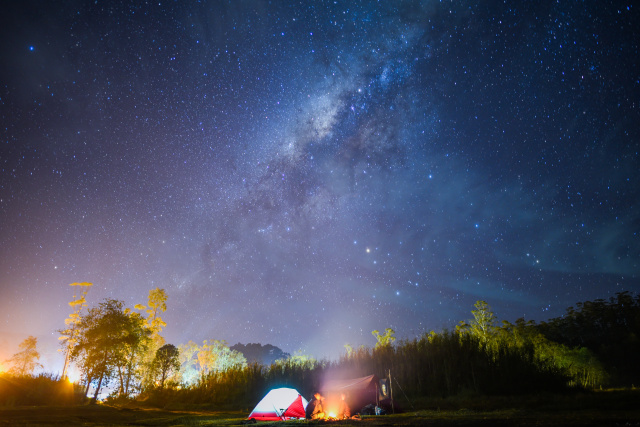 Berkemah di bawah jutaan bintang. (Foto Pribadi)