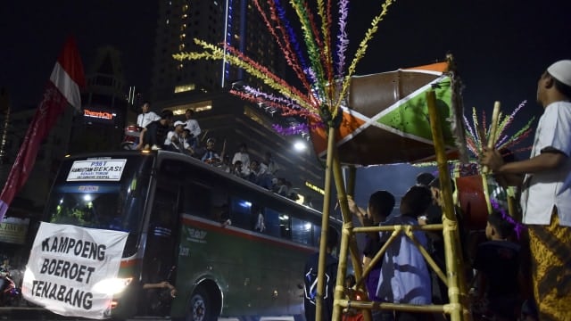 Malam takbir di Keraton Kasunanan, Solo. Foto: Mohammad Ayudha/Antara