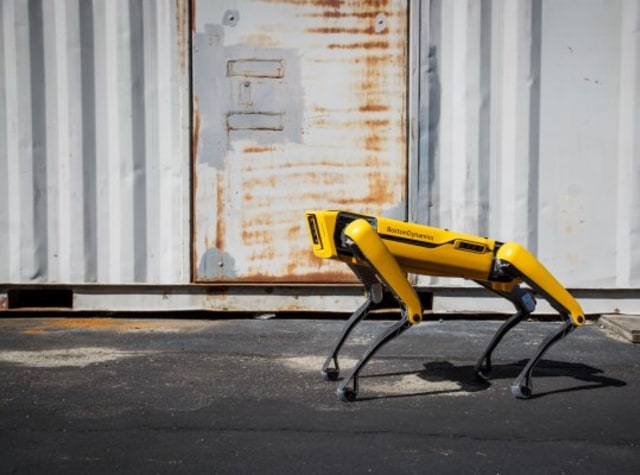 Robot serupa anjing bernama Spot hasil karya Boston Dynamics. Foto: Boston Dynamics
