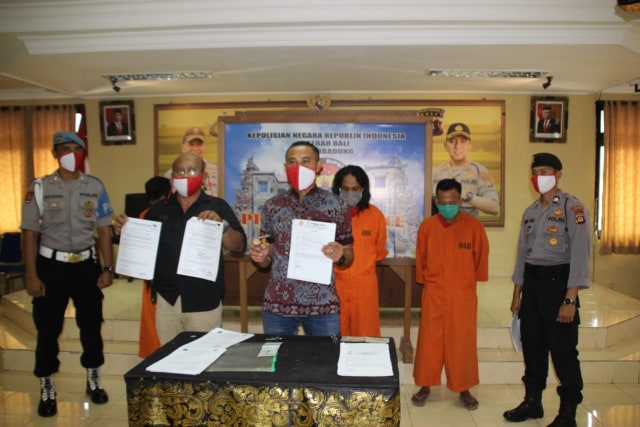 Polisi tangkap tiga agen travel jual-beli surat sehat palsu di Bali. Foto: Dok. Istimewa