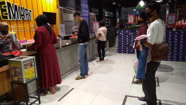 Ramayana di Parung, Bogor, yang masih buka saat PSBB. Foto: Dok. Istimewa