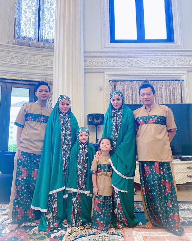 Lebaran Keluarga Anang Hermansyah dan Ashanty. Foto: Instagram / @ashanty_ash