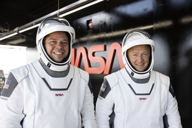Dua astronaut misi Demo-2, Robert Behnken (kiri) dan Douglas Hurley (kanan). Foto: Dok. SpaceX