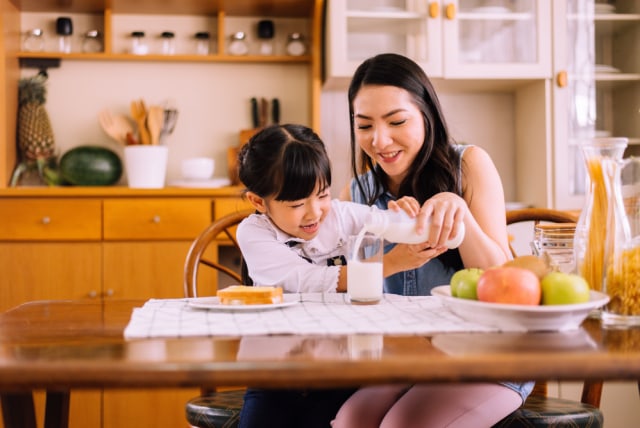 com-Ilustrasi ibu dan Si Kecil. Foto: Shutterstock