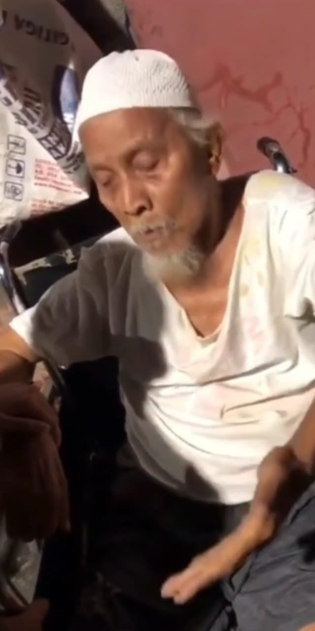 Kisah kakek Aslan Abdullah dipaksa mengemis oleh istri untuk membayar sewa rumah kontrakan. (Foto: Instagram/ Tangkapan Layar @viralterkini99) 