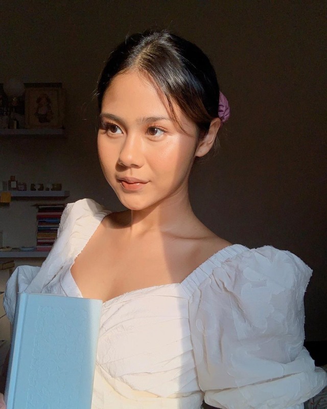 Nadin Amizah. Foto: Instagram /@cakecaine