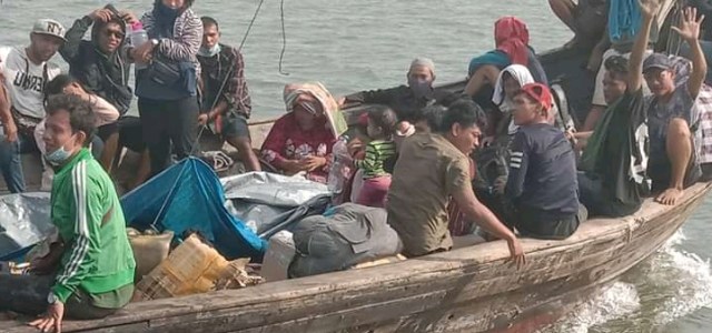 Kapal kayu yang digunakan para TKI Ilegal untuk pulang ke Indonesia.
Foto: Istimewa