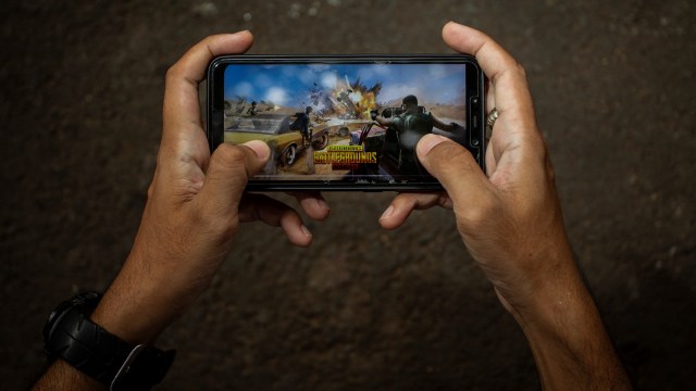 Ilustrasi bermain PUBG. Foto: ANTARA FOTO/Dhemas Reviyanto