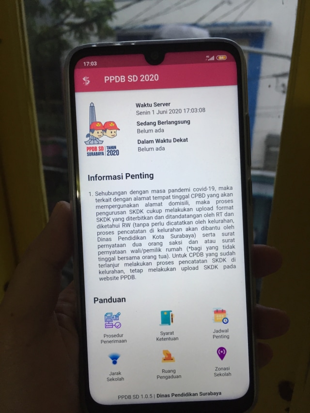 Ilustrasi aplikasi PPDB Foto: Yuana Fatwalloh/kumparan