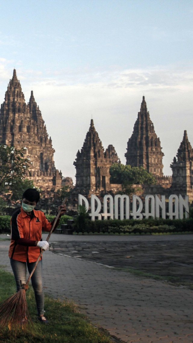 Suasana pagi di kawasan Taman Wisata Candi Prambanan, Sleman, DI Yogyakarta. Foto: ANTARA FOTO/Hendra Nurdiyansyah