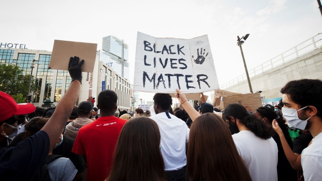 Demo menentang rasialisme di Prancis berubah menjadi kerusuhan. Foto: AFP/Michel Rubinel