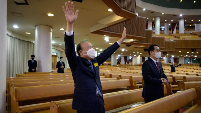 Suasana kebaktian hari Minggu di Yeouido Full Gospel Church di Seoul, Korea Selatan. Foto: AFP/Ed JONES