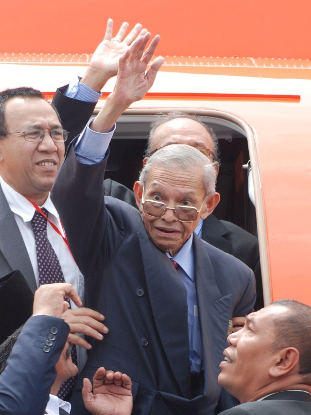 Tgk Hasan Muhammad Di Tiro saat pulang kembali ke Aceh, 11 Oktober 2008. Foto: Adi Warsidi