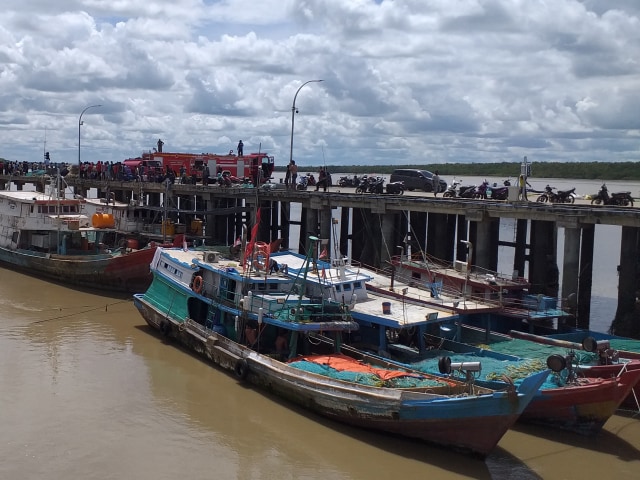 Aktivitas di Pelabuhan Perikanan Nusantara Merauke. (BumiPapua.com/Abdel Syah)  
