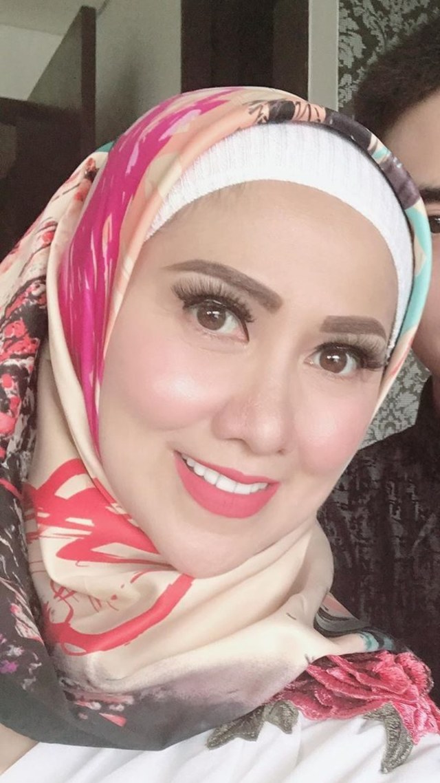 Venna Melinda berhijab. Foto: Instagram/ @vennamelindareal