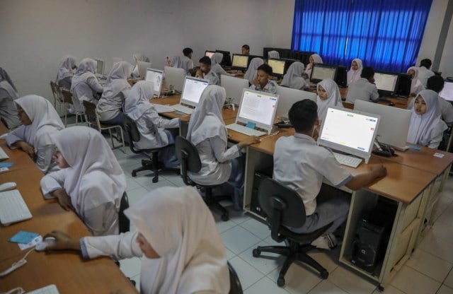 Siswa di Aceh saat mengikuti UNBK 2019. Foto: Suparta/acehkini