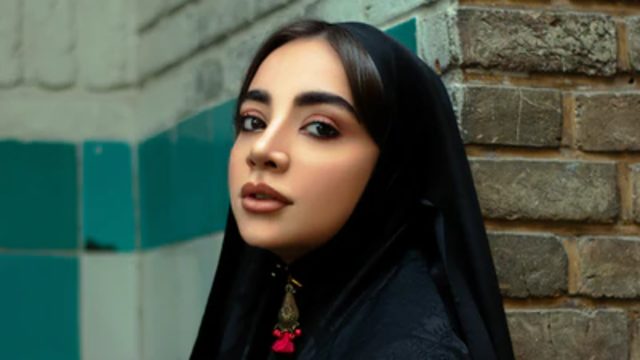 Ilustrasi Perempuan Iran. Foto: dok. Unsplash/Raamin Ka