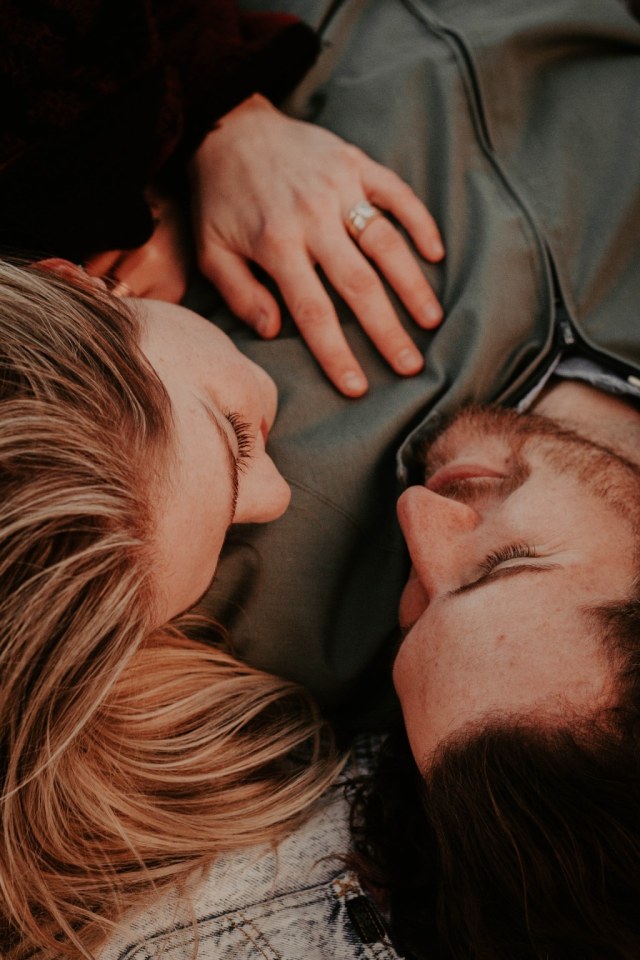 Ilustrasi zodiak ajak balikan mantan pacar. Foto: Unsplash