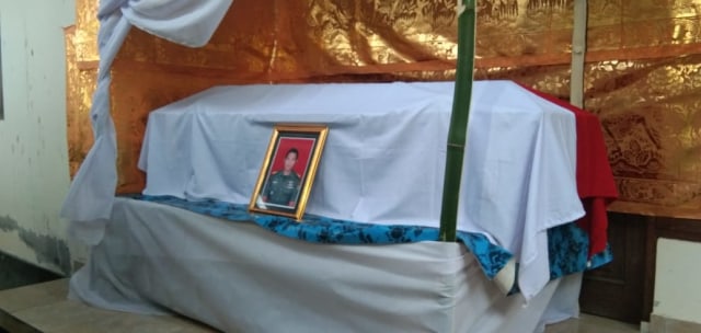 Peti jenazah Kapten Cpn I Kadek Udi Suardiasa di rumah duka di Banjar Mawar Desa Tukadsumaga, Gerokgak, Buleleng, Bali - IST