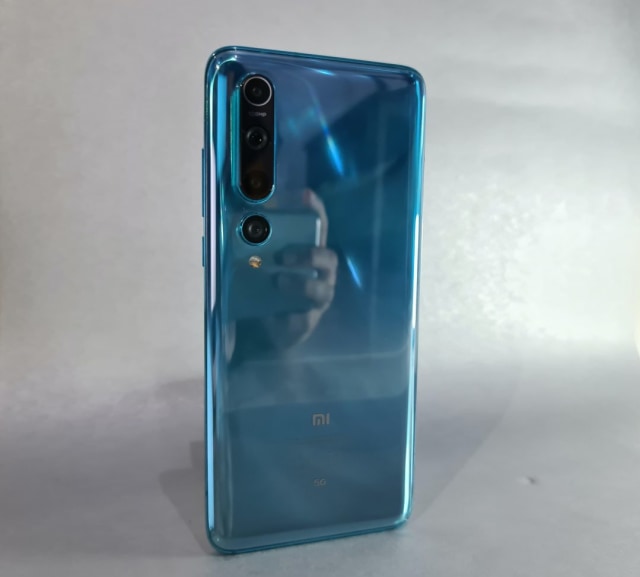 Xiaomi Mi 10 Foto: Astrid Rahadiani Putri/kumparan