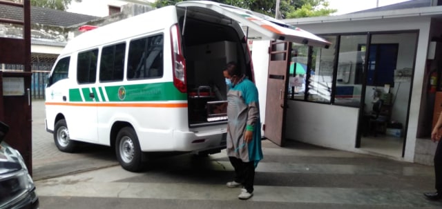 Suasana depan RS Prima Husada. Foto: Rizal Adhi.
