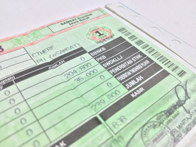 Ilustrasi pajak kendaraan bermotor. Foto: Bagas Putra Riyadhana