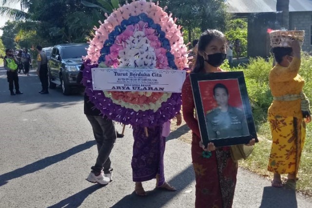 Prosesi pengabenan Kapten Cpn Kadek Udi Suardiasa di Buleleng, Bali - IST