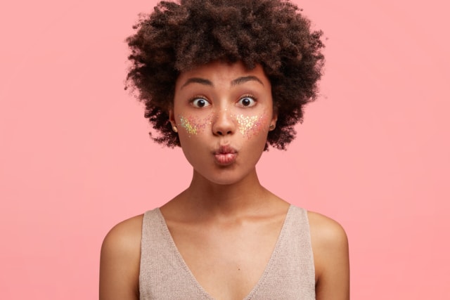 Ilustrasi perempuan berkulit sawo matang. Foto: shutterstock