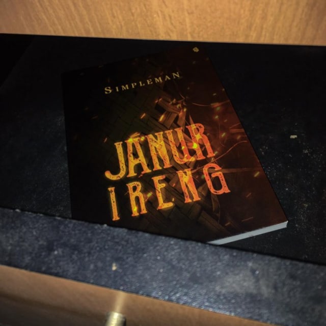 Janur Ireng, Cerita Baru Penulis KKN di Desa Penari yang Tak Kalah Menyeramkan